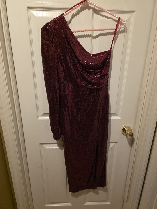 Windsor Dresses & Skirts - Windsor One-Shoulder Sequin Midi Dress in Burgundy